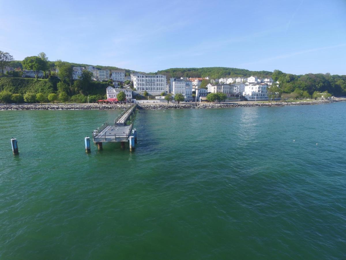 Faehrblick - Direkt Am Wasser Отель *