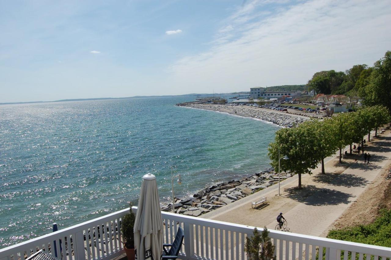 Отель Faehrblick - Direkt Am Wasser